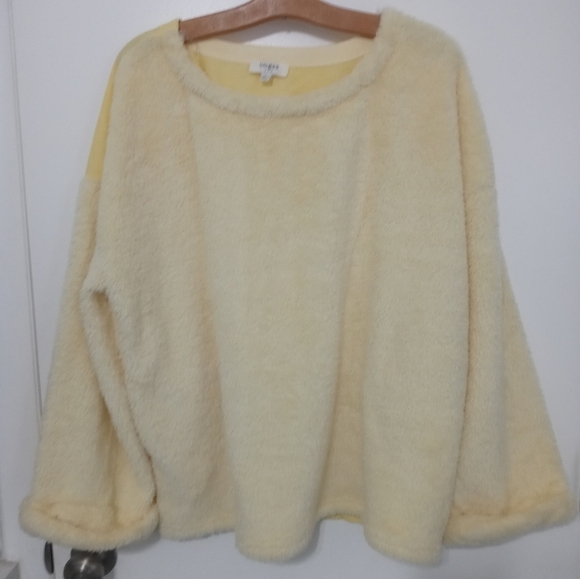 Umgee Oversized Fluffy Cozy Long sleeve Vibrant Yellow Sweater Fleece back NEW - Picture 3 of 12
